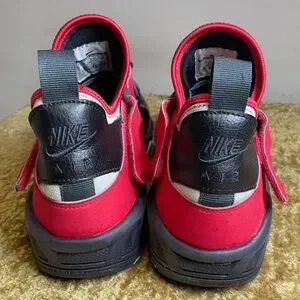 Nike Air Trainer Huarache 94’ Red and Black Sneakers with Adjustable Straps Nike Air Trainer Huarache -  main image 4